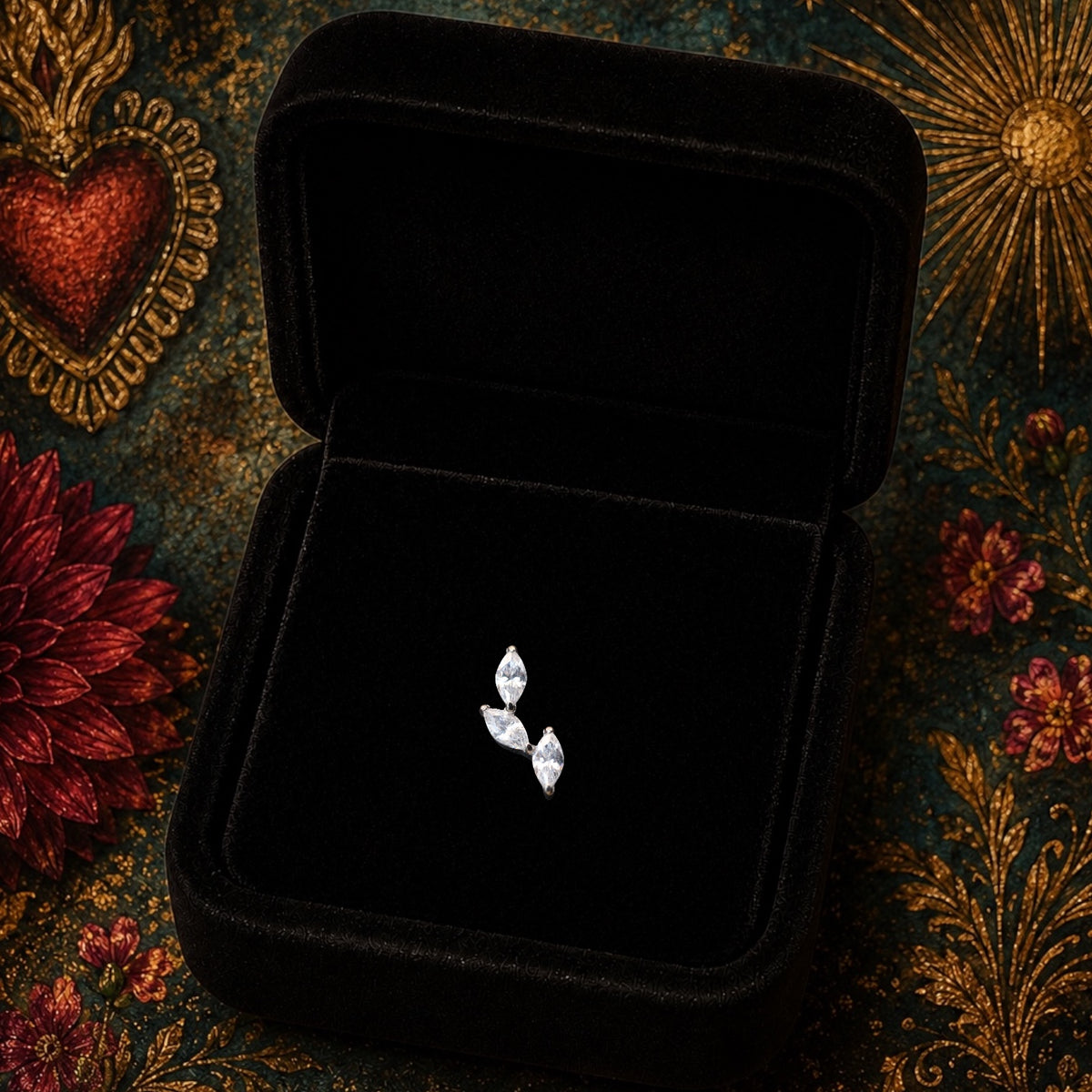 Piercing Althéa en Titane – Trio de Zircons Marquise