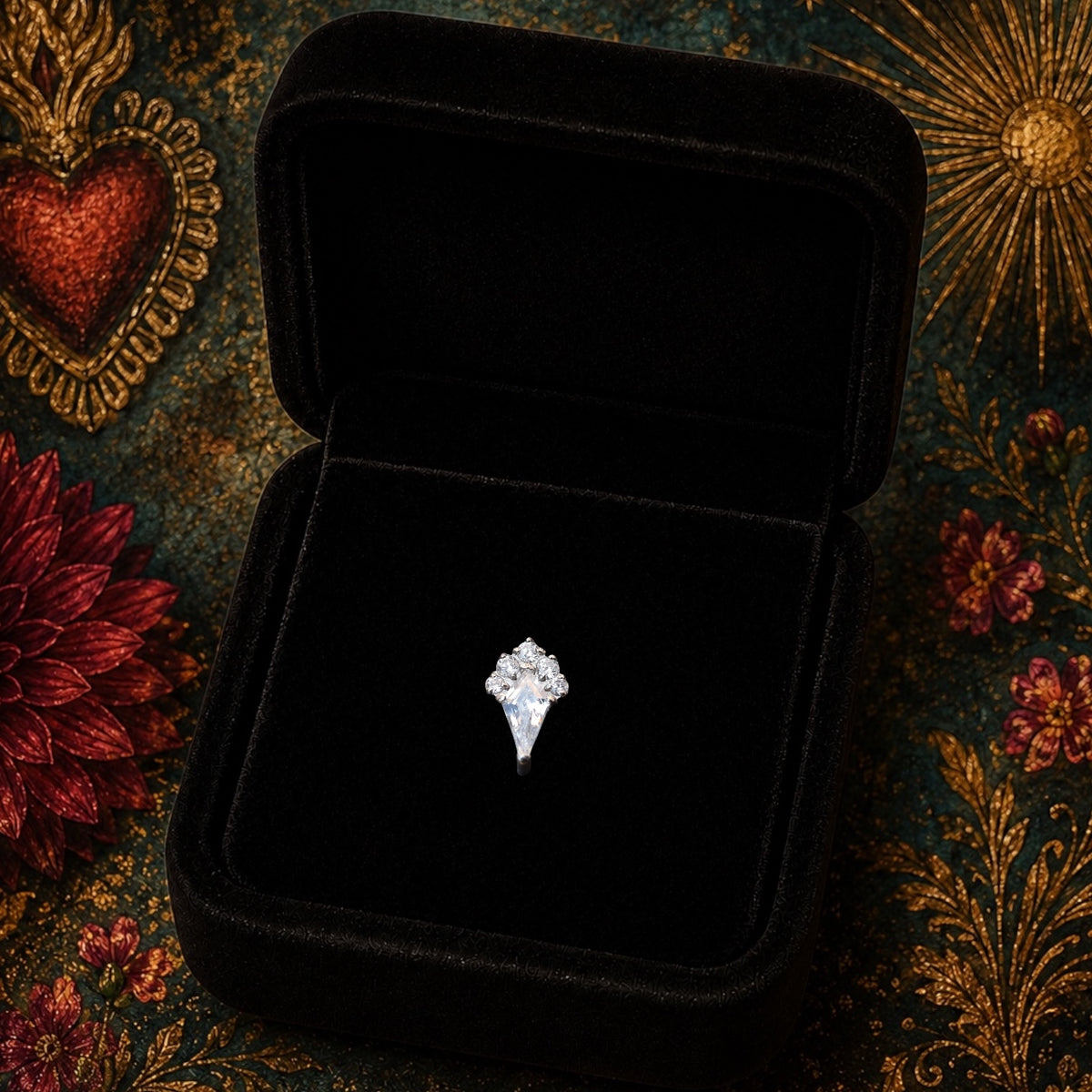 Piercing Éclat Impérial en Titane ASTM F136 – Zircon Goutte & Couronne Pavée