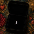 Piercing Cassiopée en Titane – Trio de Zircons