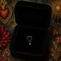 Piercing Liora en Titane ASTM F136 – Double Chaîne & Goutte en Zircon